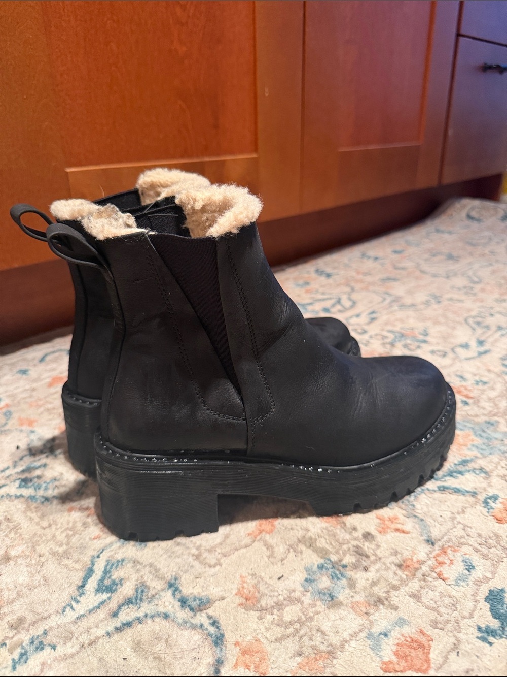 Women's Black Faux Lined Chelsea Boots